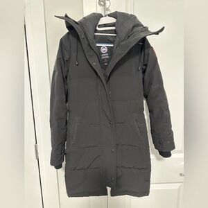 Women black Canada Goose coat